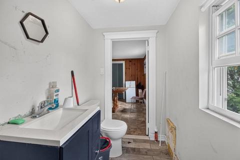 243 Central St, Springfield, MA 01105 photo 22