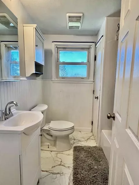 Bath - 9 Champlain Dr, Hudson, MA 01749 photo 1 of 2