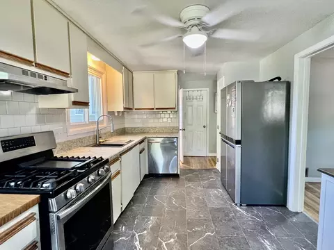 Kitchen - 9 Champlain Dr, Hudson, MA 01749 photo 3 of 3
