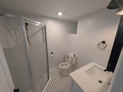 Bath - 9 Champlain Dr, Hudson, MA 01749 photo 2 of 2