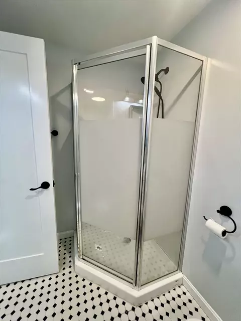 Bath - 9 Champlain Dr, Hudson, MA 01749 photo 3 of 3