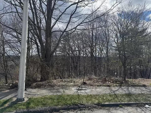 44 Rustic Dr, Worcester, MA 01609 photo 2