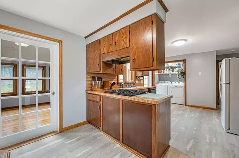 50 Emerson St, Springfield, MA 01118 photo 7