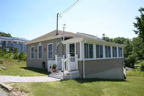 5 Upland Rd, Wareham, MA 02558 photo 1