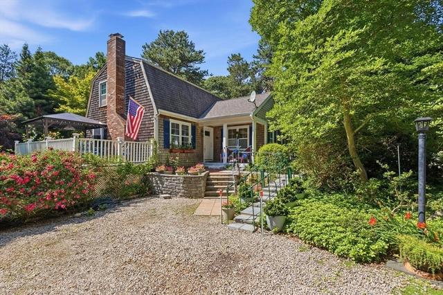 25 Muskegat Rd, Falmouth, MA 02536