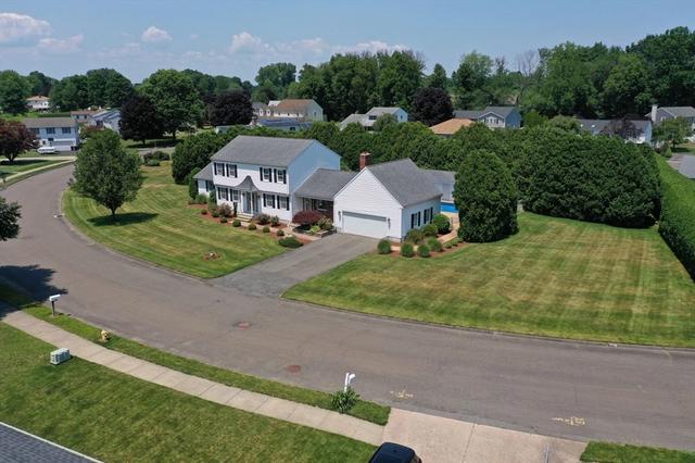 35 Jennie Cir, Agawam, MA 01001