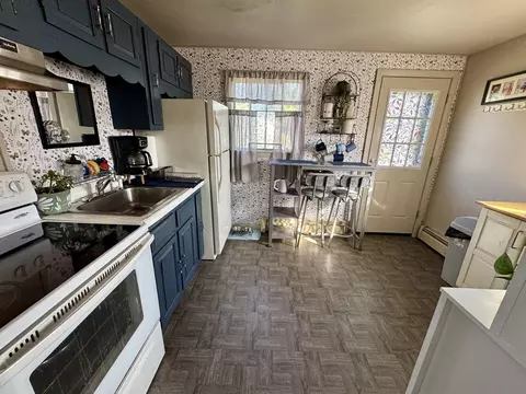 Kitchen - 3 Monroe Ct, Gloucester, MA 01930 photo 5 of 6