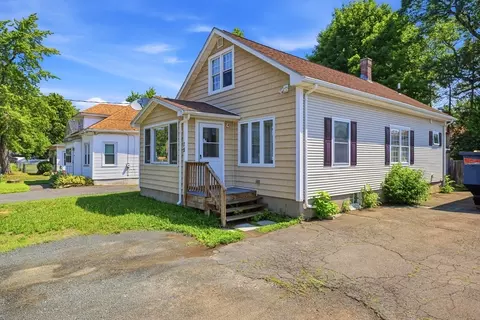 15 Rhodes, Feeding Hills, MA 01030