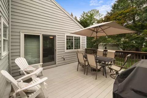 Exterior - 42 Riverside Dr, Reading, MA 01867 photo 4 of 7
