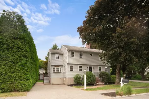 Exterior - 42 Riverside Dr, Reading, MA 01867 photo 2 of 7