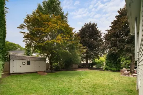 Exterior - 42 Riverside Dr, Reading, MA 01867 photo 3 of 7