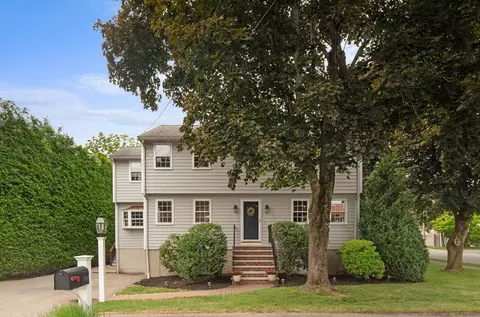 Exterior - 42 Riverside Dr, Reading, MA 01867 photo 6 of 7
