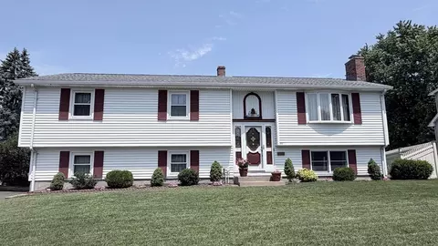 84 Wanda St, Chicopee, MA 01013 photo 2