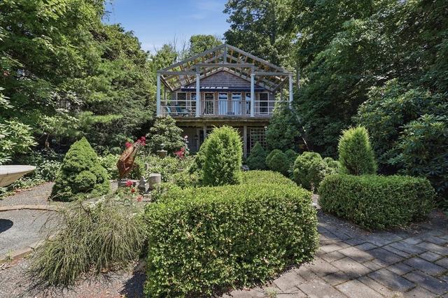 83 Sunset Dr, Charlton, MA 01507