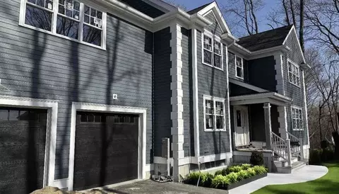 53 Beechwood St, Cohasset, MA 02025