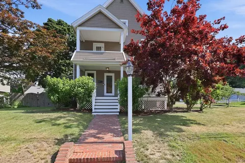 70 Warren Ter, Longmeadow, MA 01106