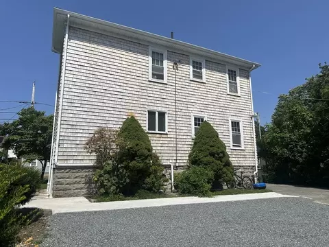 435-437 Stetson St, Fall River, MA 02720 photo 3