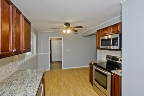 101 Old Farm Rd, Springfield, MA 01119 photo 9