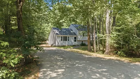 10 Woodhaven St, Carver, MA 02330