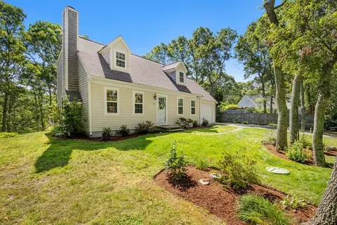 29 Carleton Dr, Mashpee, MA 02649 photo 2
