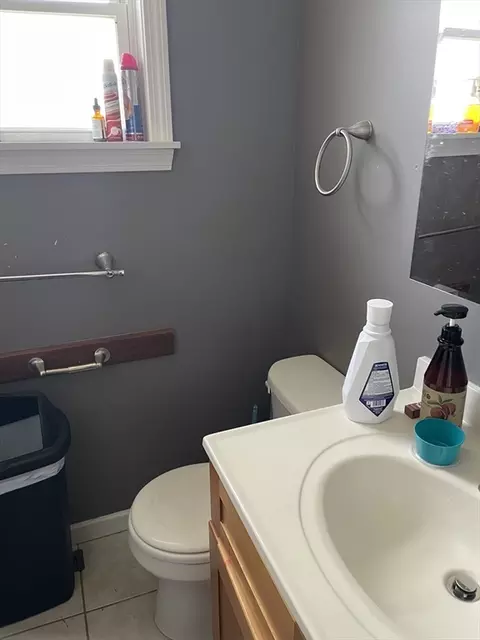 40 Ames St, Springfield, MA 01104 photo 11