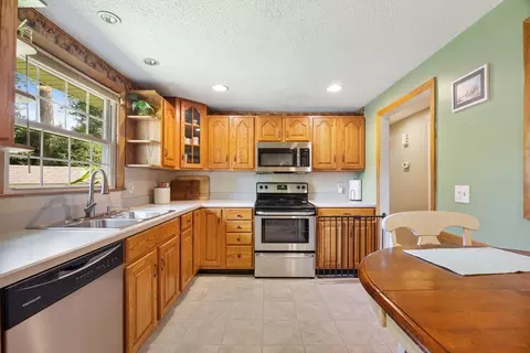 497 Dwight Rd, Springfield, MA 01108 photo 24