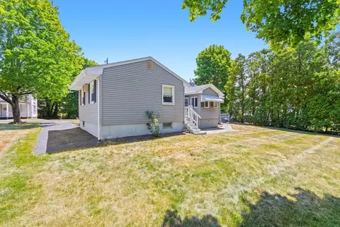 Exterior - 10 Willow St, Braintree, MA 02184 photo 5 of 6