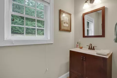 Bath - 32 Bissonnette Cir, Southampton, MA 01073 photo 4 of 4