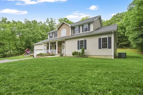 Exterior - 32 Bissonnette Cir, Southampton, MA 01073 photo 2 of 7
