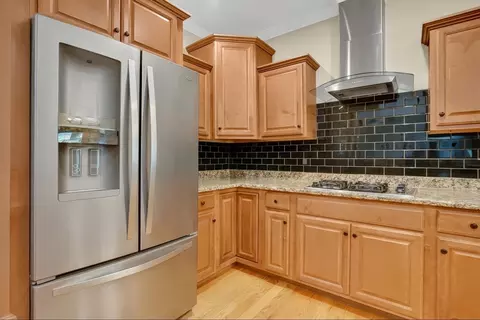 Kitchen - 32 Bissonnette Cir, Southampton, MA 01073 photo 4 of 5