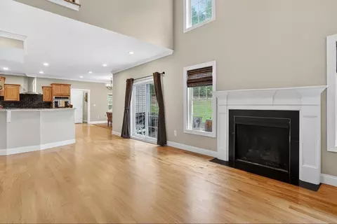 Living - 32 Bissonnette Cir, Southampton, MA 01073 photo 1 of 4