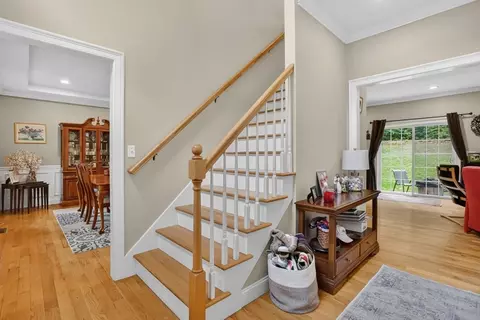 Entry Way - 32 Bissonnette Cir, Southampton, MA 01073 photo 4 of 5