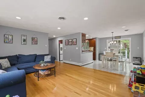 27 Alden Rd, Wareham, MA 02571 photo 4