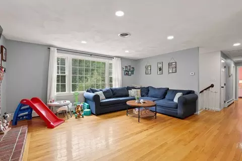 27 Alden Rd, Wareham, MA 02571 photo 3