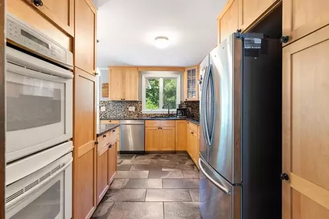 Kitchen - 5 Paradise Rd, Beverly, MA 01915 photo 3 of 4