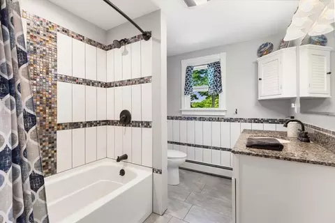 Bath - 5 Paradise Rd, Beverly, MA 01915 photo 1 of 2