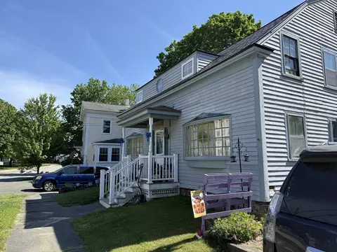 41 E Main St, Georgetown, MA 01833 photo 2