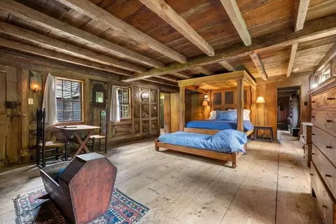 Bedroom - 11 Lincoln St, Gloucester, MA 01930 photo 1 of 6