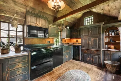 Kitchen - 11 Lincoln St, Gloucester, MA 01930 photo 2 of 2