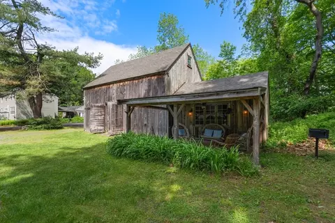 Exterior - 11 Lincoln St, Gloucester, MA 01930 photo 6 of 11