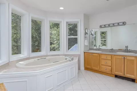 Bath - 4 Upton St, Dunstable, MA 01827 photo 1 of 5