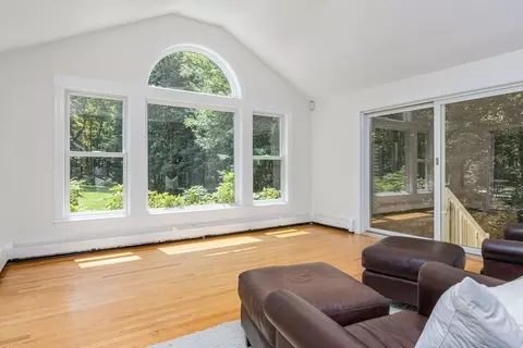 Living - 4 Upton St, Dunstable, MA 01827 photo 2 of 6