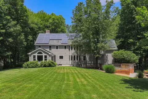 Exterior - 4 Upton St, Dunstable, MA 01827 photo 6 of 8