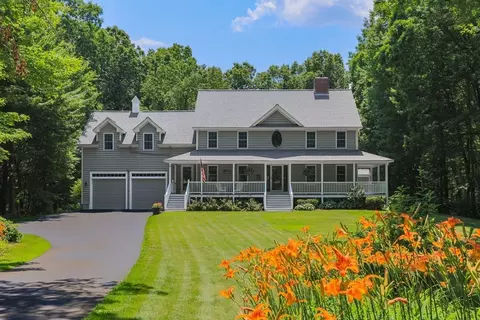 Exterior - 4 Upton St, Dunstable, MA 01827 photo 4 of 8