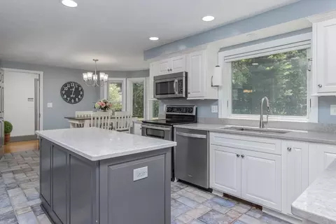 Kitchen - 4 Upton St, Dunstable, MA 01827 photo 1 of 5