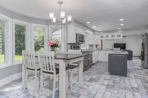 Kitchen - 4 Upton St, Dunstable, MA 01827 photo 5 of 5