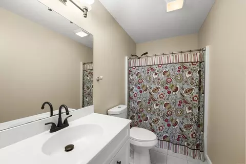 Bath - 1507 E Mountain Rd, Westfield, MA 01085 photo 3 of 3