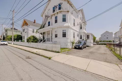 Exterior - 154 Mott St, Fall River, MA 02721 photo 3 of 5