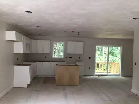 299 Quincy St #BLDG 3, Holbrook, MA 02343
