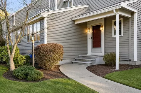 43 Brickett Hill Cir #43, Haverhill, MA 01830